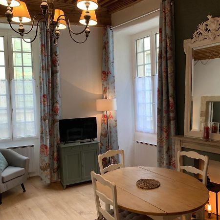 Appartement De Charme Dans Le Coeur Historique D'Uzes Uzès Exterior foto