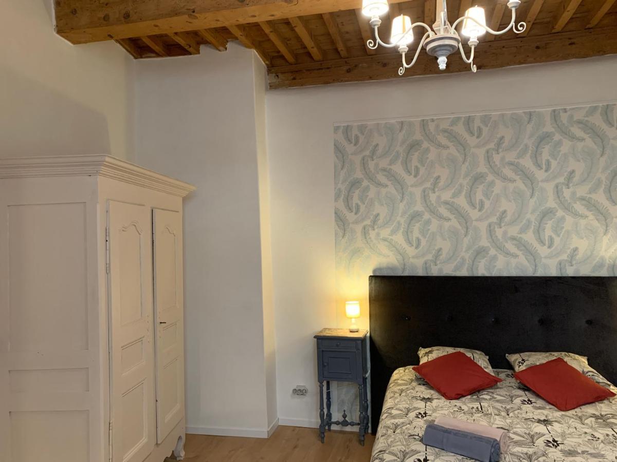 Appartement De Charme Dans Le Coeur Historique D'Uzes Uzès Exterior foto