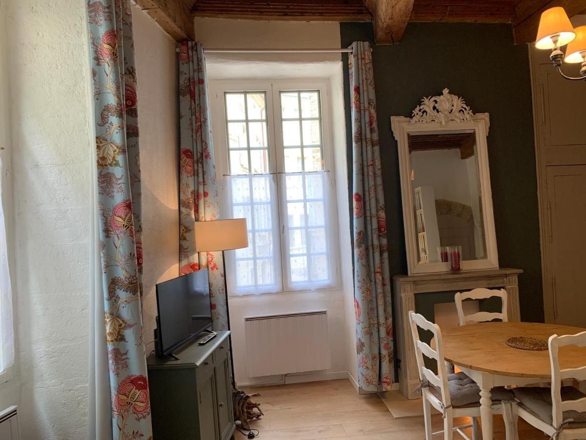 Appartement De Charme Dans Le Coeur Historique D'Uzes Uzès Exterior foto